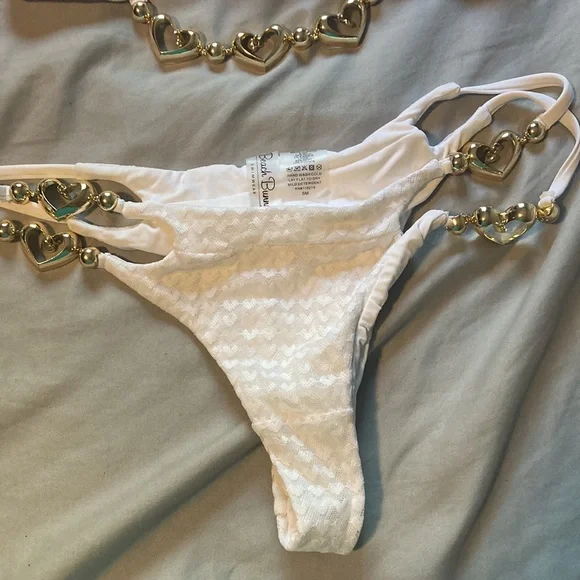 Beach Bunny Bikini - Picture 4 of 10